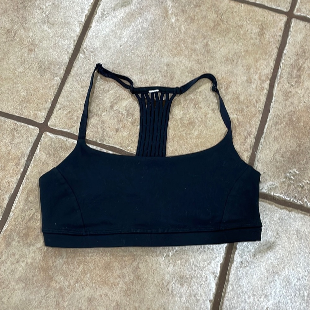 Lululemon sports bra Size: 4 Black
